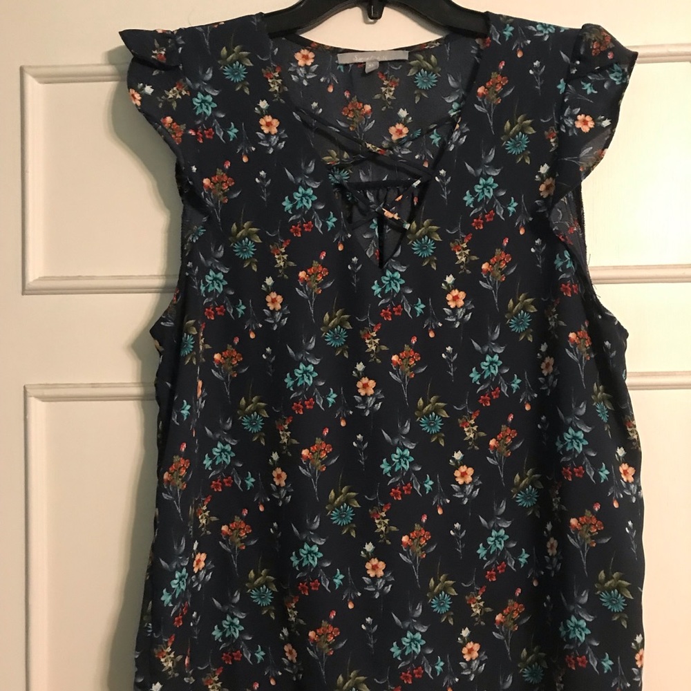 Floral Size XL (runs small) Top